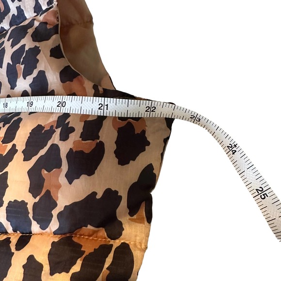 ASOS DESIGN Unisex Reversible Puffer Vest Leopard Print and Tan - Size Small - Picture 11 of 12